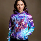 Sweat à capuche imprimé Dragon Ball porté